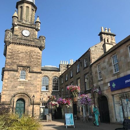 Central 3 Bed Flat, Forres Exterior foto