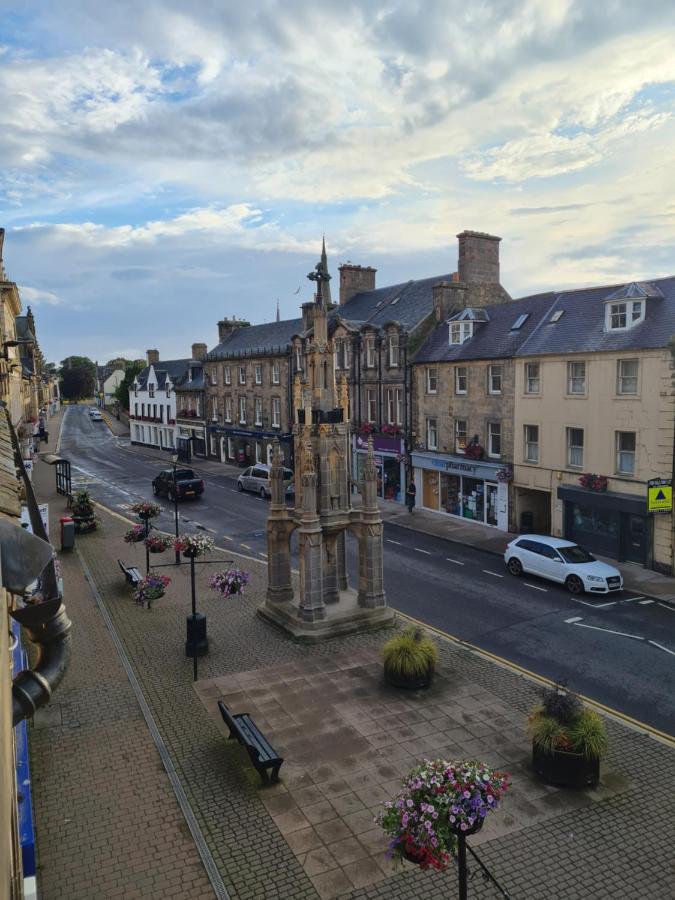 Central 3 Bed Flat, Forres Exterior foto