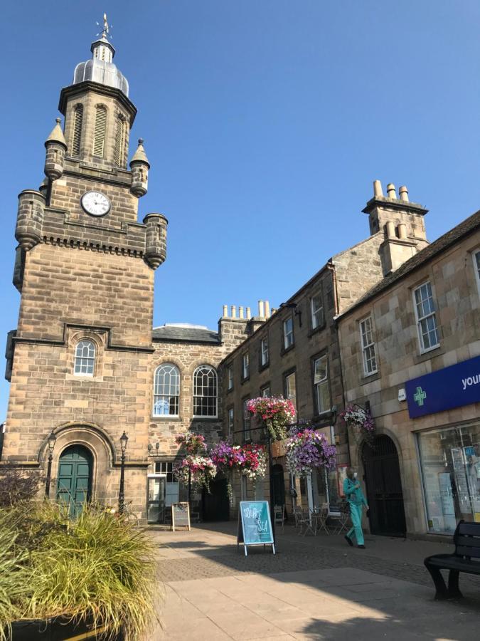 Central 3 Bed Flat, Forres Exterior foto